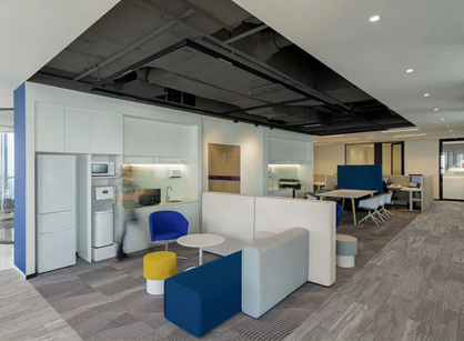 ���й�����Ұ�Ҹ��д���İ칫��װ����ƿռ��������ġ���֪һͶ��